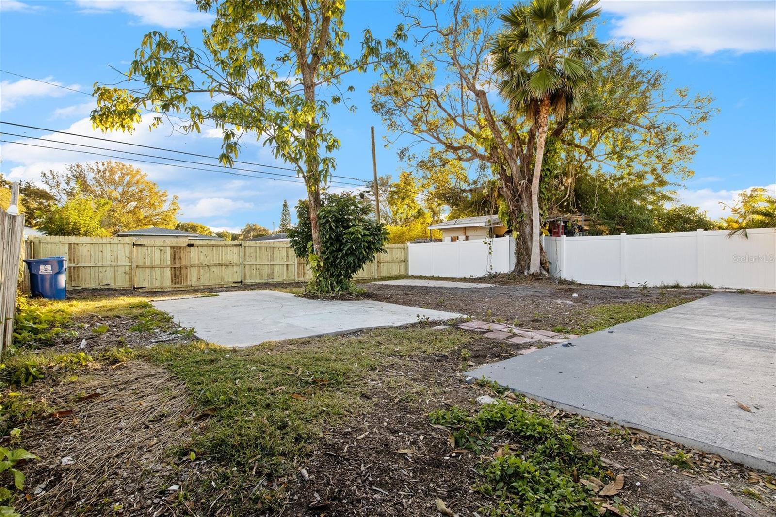 CRESTMONT - Residential