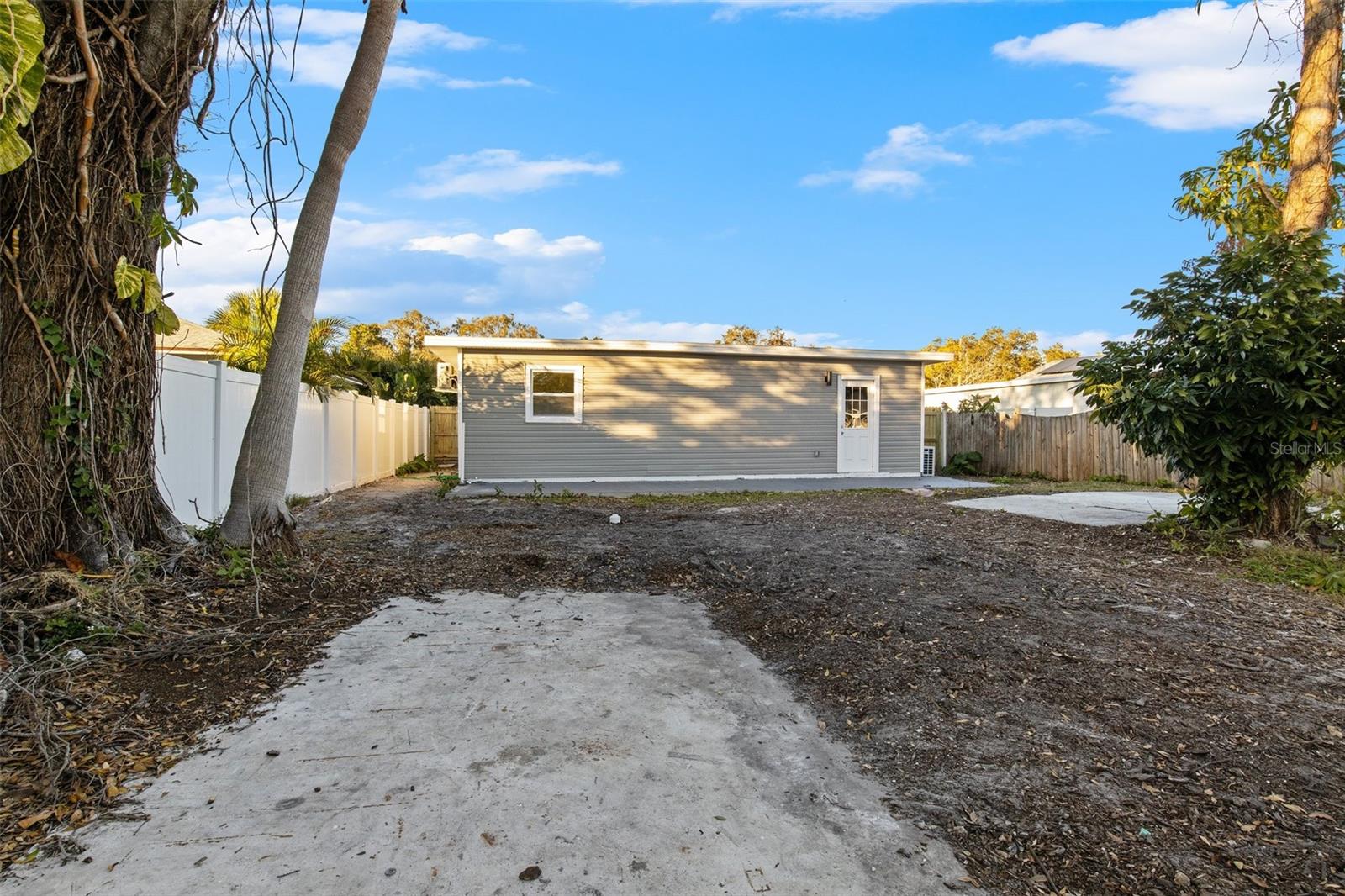 CRESTMONT - Residential