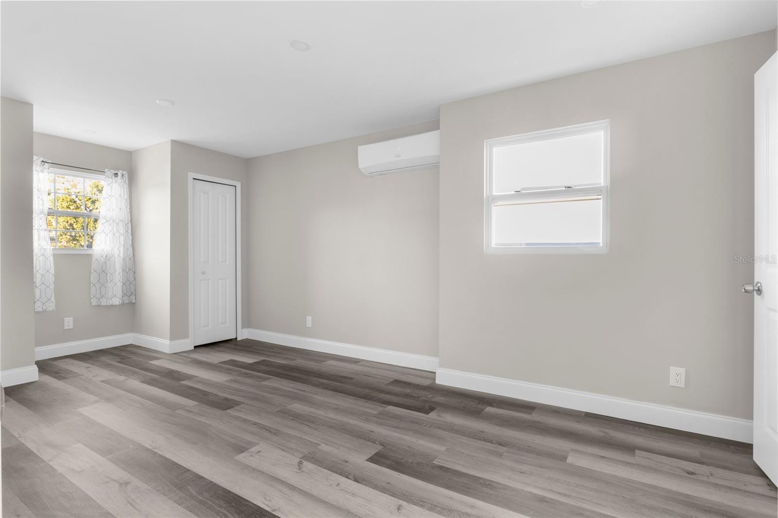 CRESTMONT - Residential