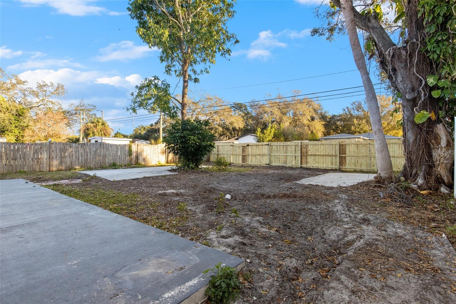 CRESTMONT - Residential