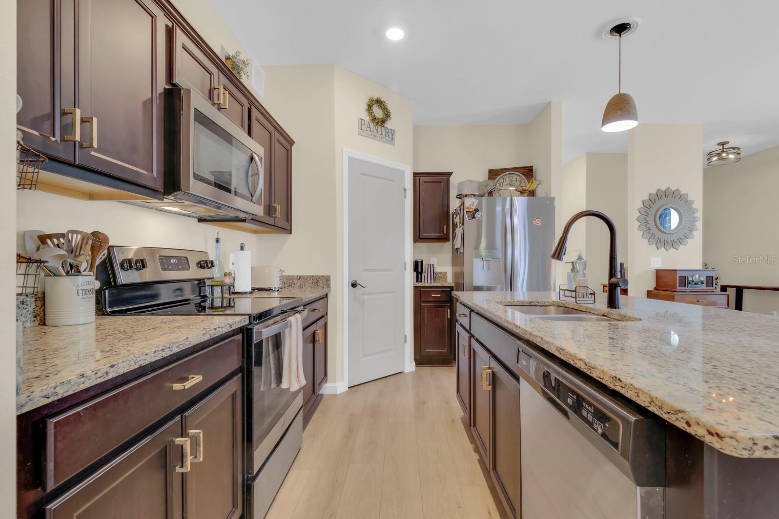 FERNANDA PLACE PH 1 - Residential