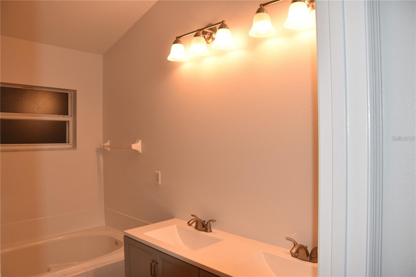 STONEYBROOK WEST - Residential Lease