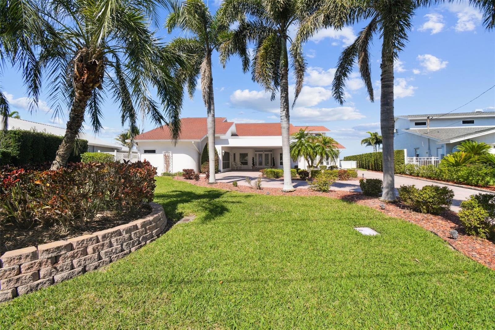 119 CARLYLE CIRCLE