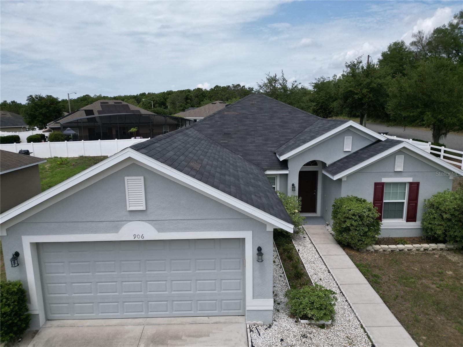 906 CHESTNUT DRIVE