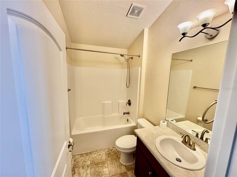 Tiny photo for 906 Chestnut Drive, Fruitland Park, FL 34731 (MLS # G5112071)