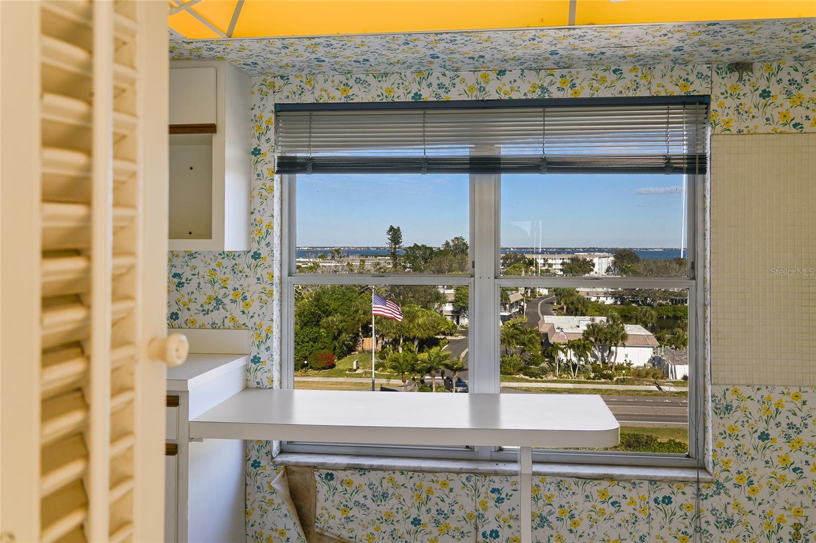 LONGBOAT HARBOUR TOWERS - Residential