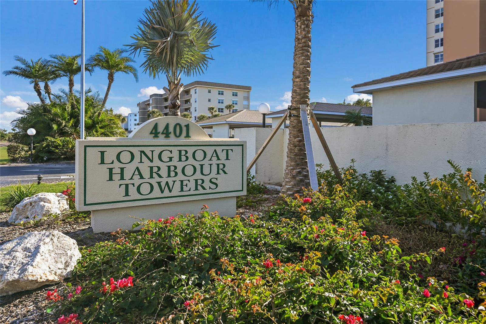 LONGBOAT HARBOUR TOWERS - Residential