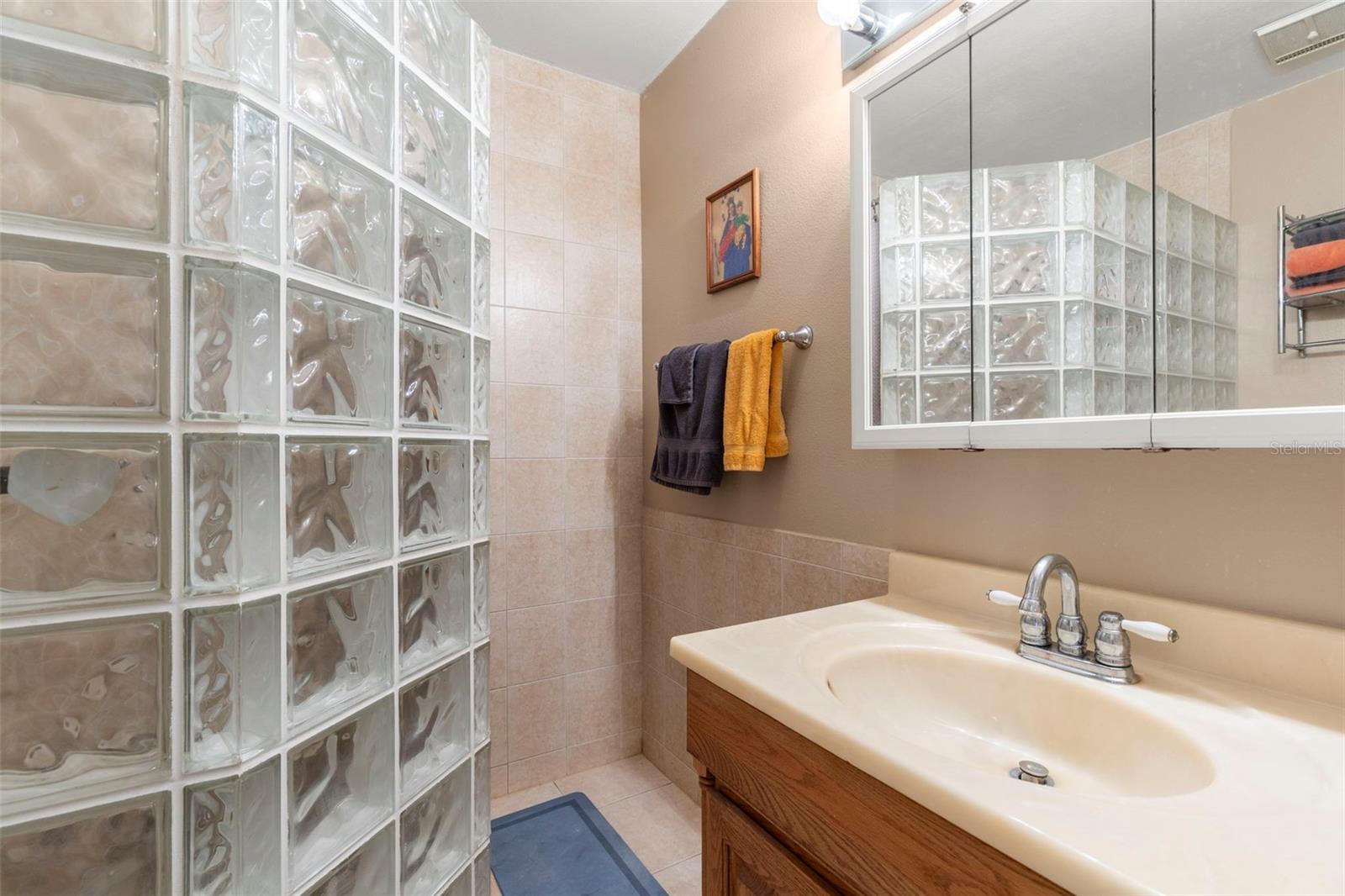 TOWNHOMES OF COUNTRY RUN PH - Residential