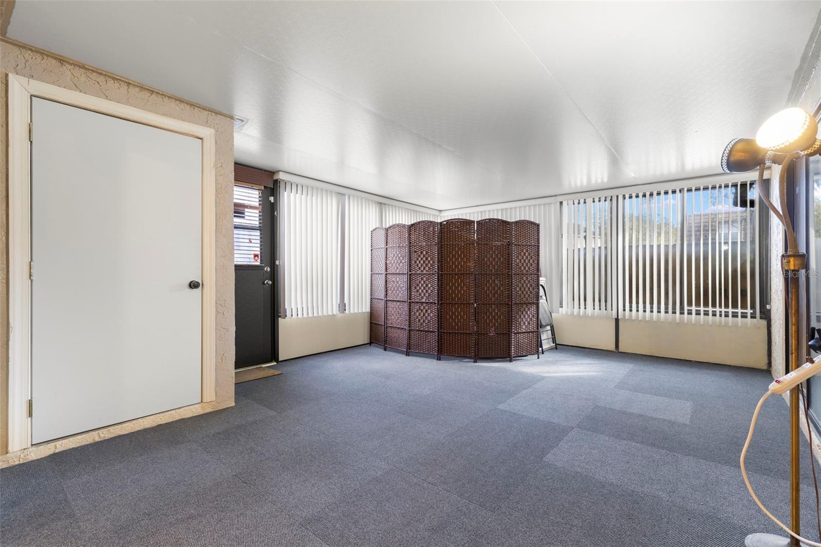 TOWNHOMES OF COUNTRY RUN PH - Residential