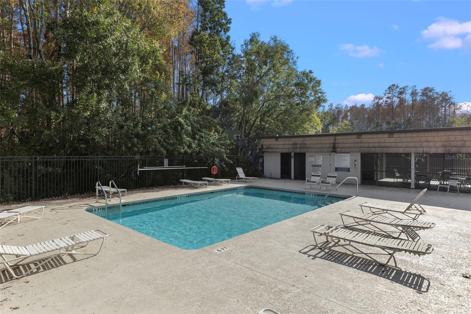 TOWNHOMES OF COUNTRY RUN PH - Residential