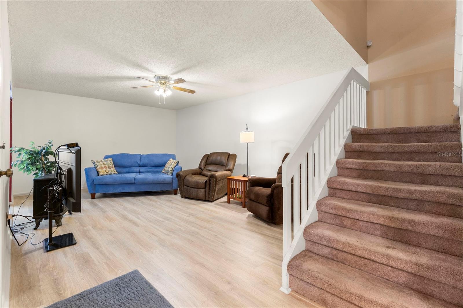 TOWNHOMES OF COUNTRY RUN PH - Residential