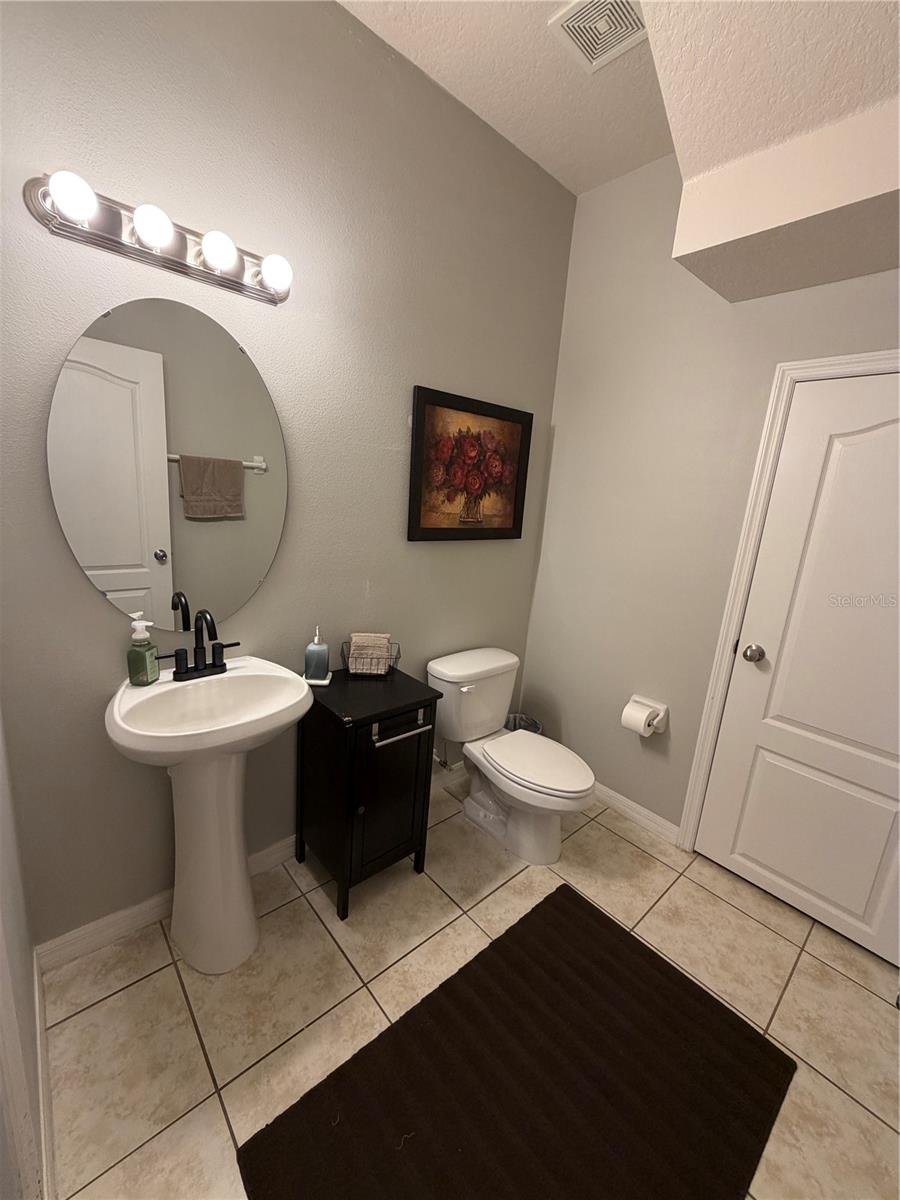 TUCKER OAKS BLDG 5 - Residential