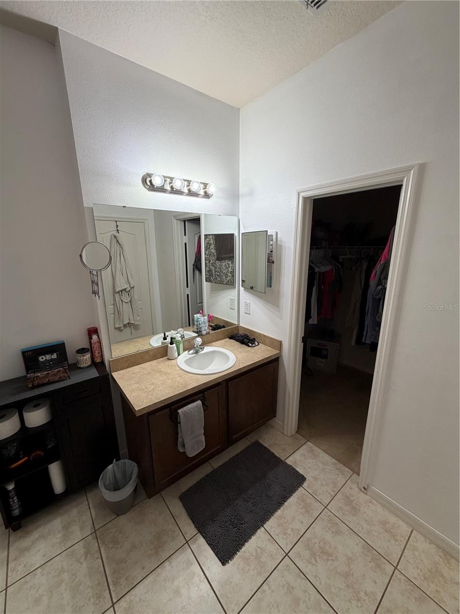 TUCKER OAKS BLDG 5 - Residential