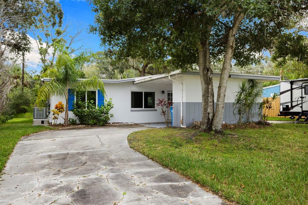Photo of 1889 San Mateo Drive, Dunedin, FL 34698 (MLS # TB8435831)