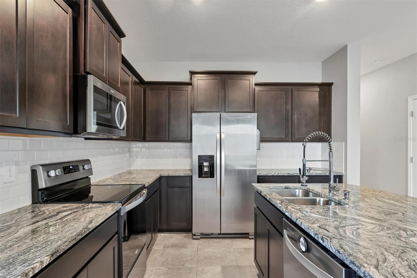 BAY LANDING - Residential