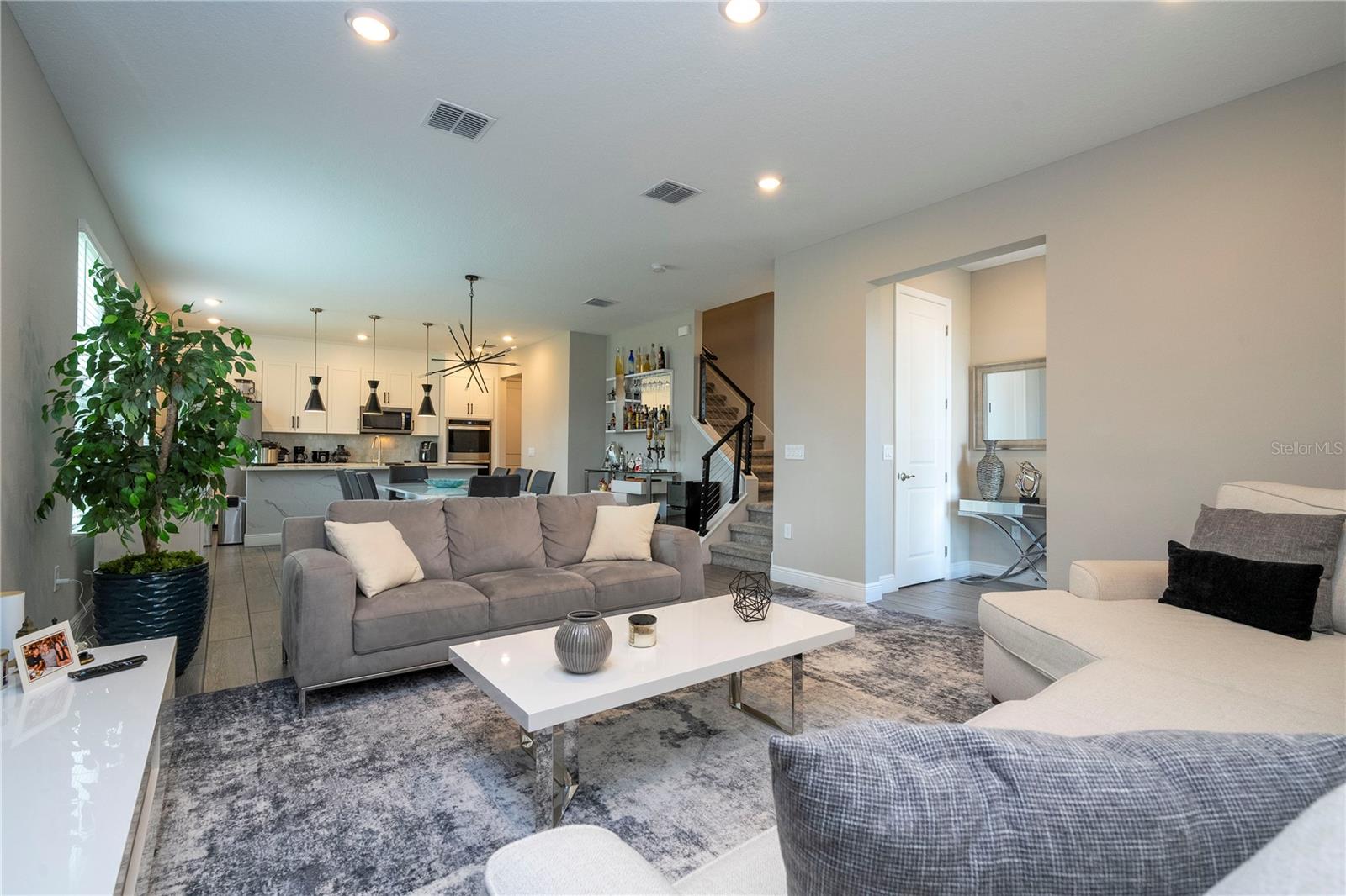 HIGHLAND RIDGE - Residential