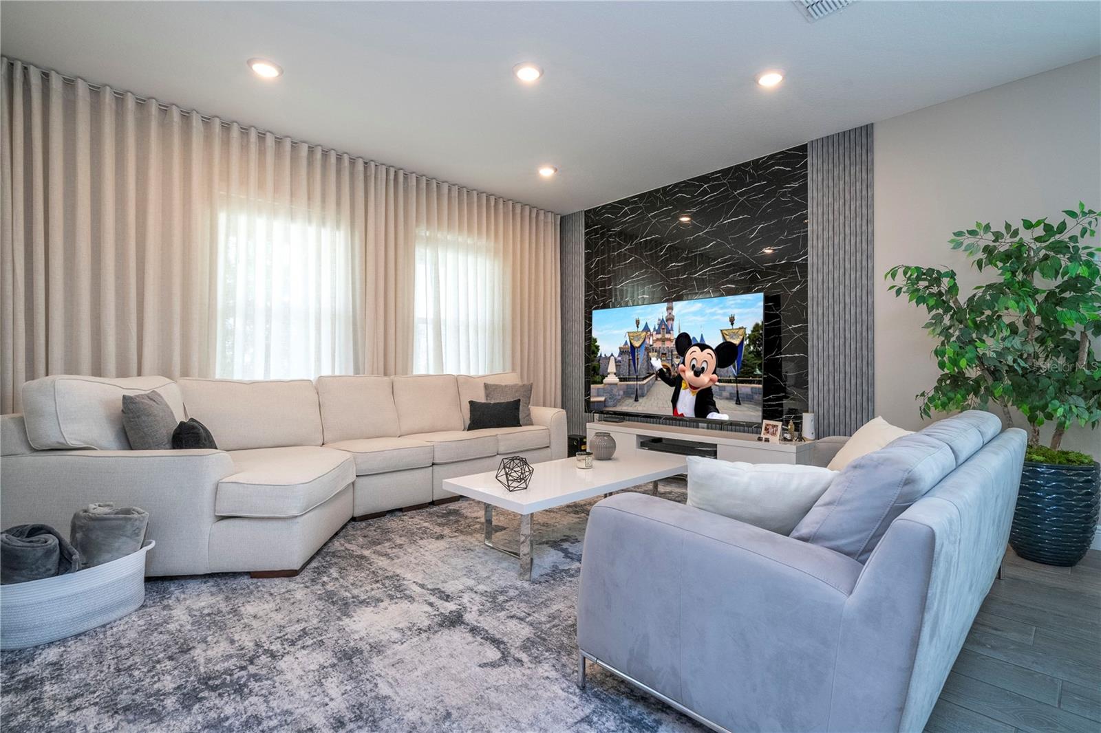 HIGHLAND RIDGE - Residential