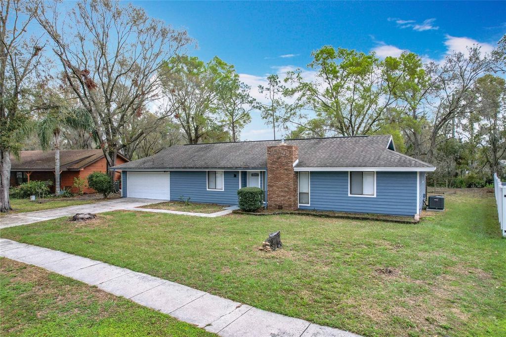 Photo of 3322 Heather Glynn Drive, Mulberry, FL 33860 (MLS # O6320599)