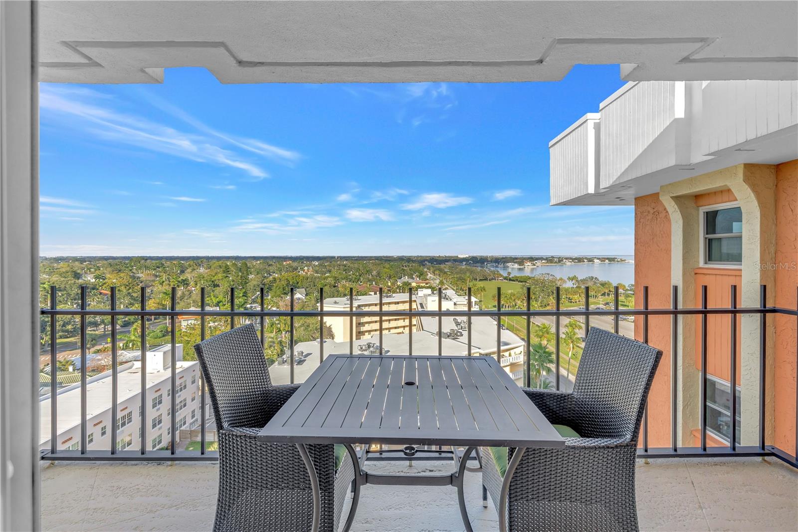 1120 N SHORE DRIVE NE 1103