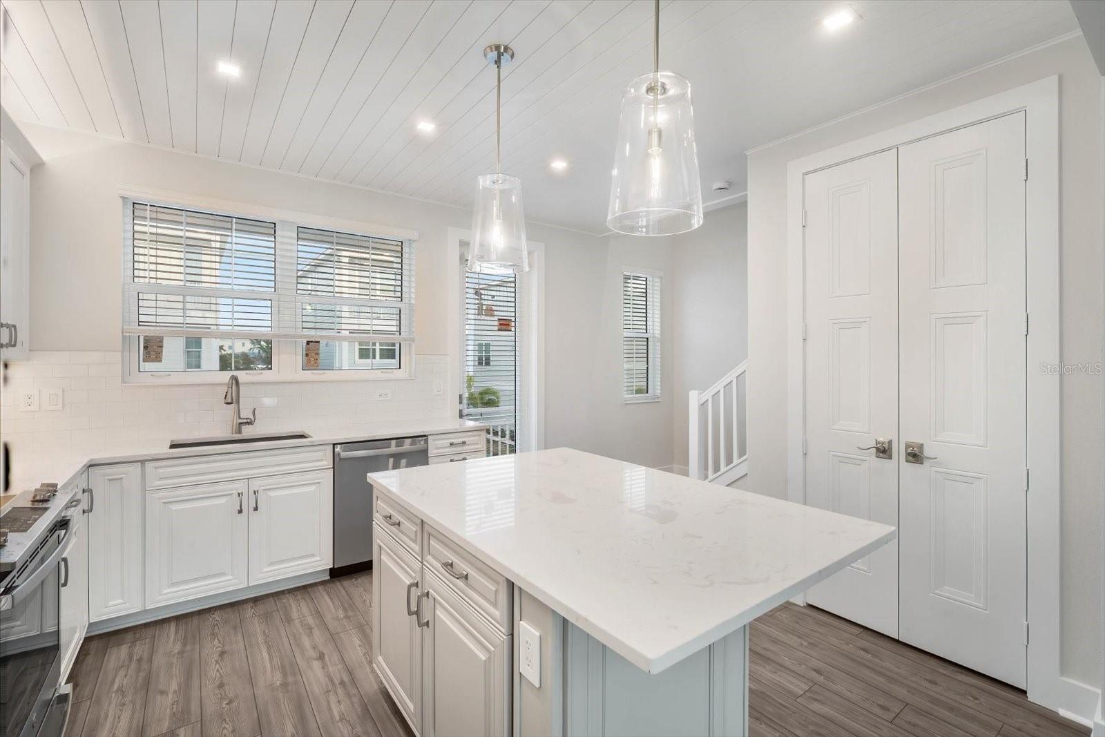 HUNTERS POINT - Residential