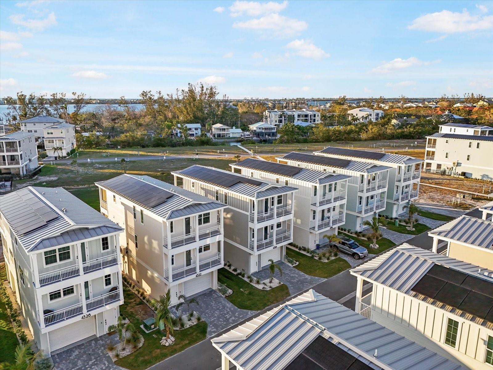 HUNTERS POINT - Residential