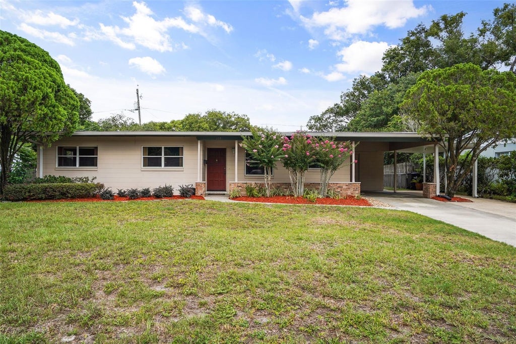 Photo of 5409 Stratemeyer Drive, Orlando, FL 32839 (MLS # G5113682)