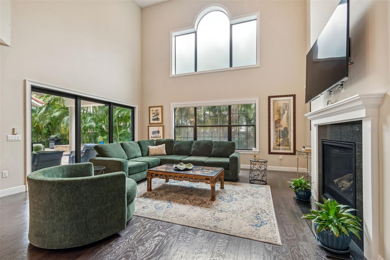 2906 W HAWTHORNE ROAD