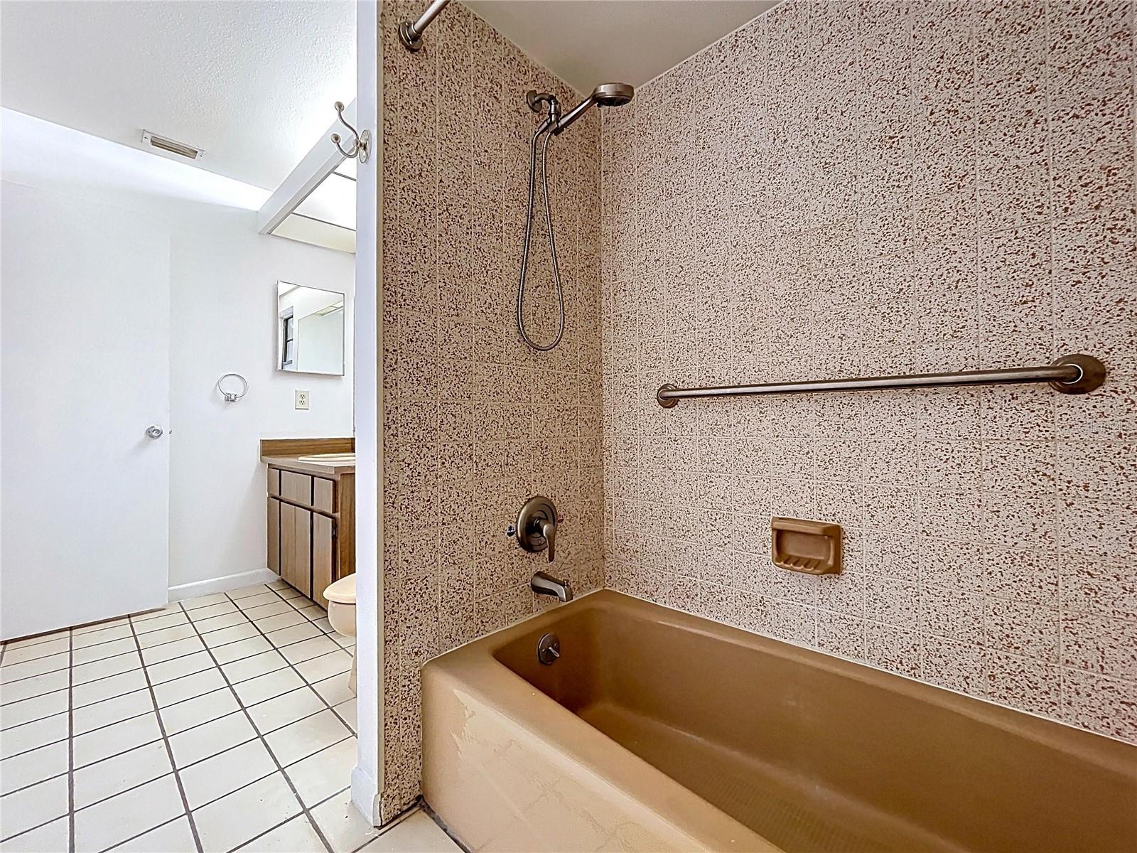 LAKE PADGETT ESTATES - Residential