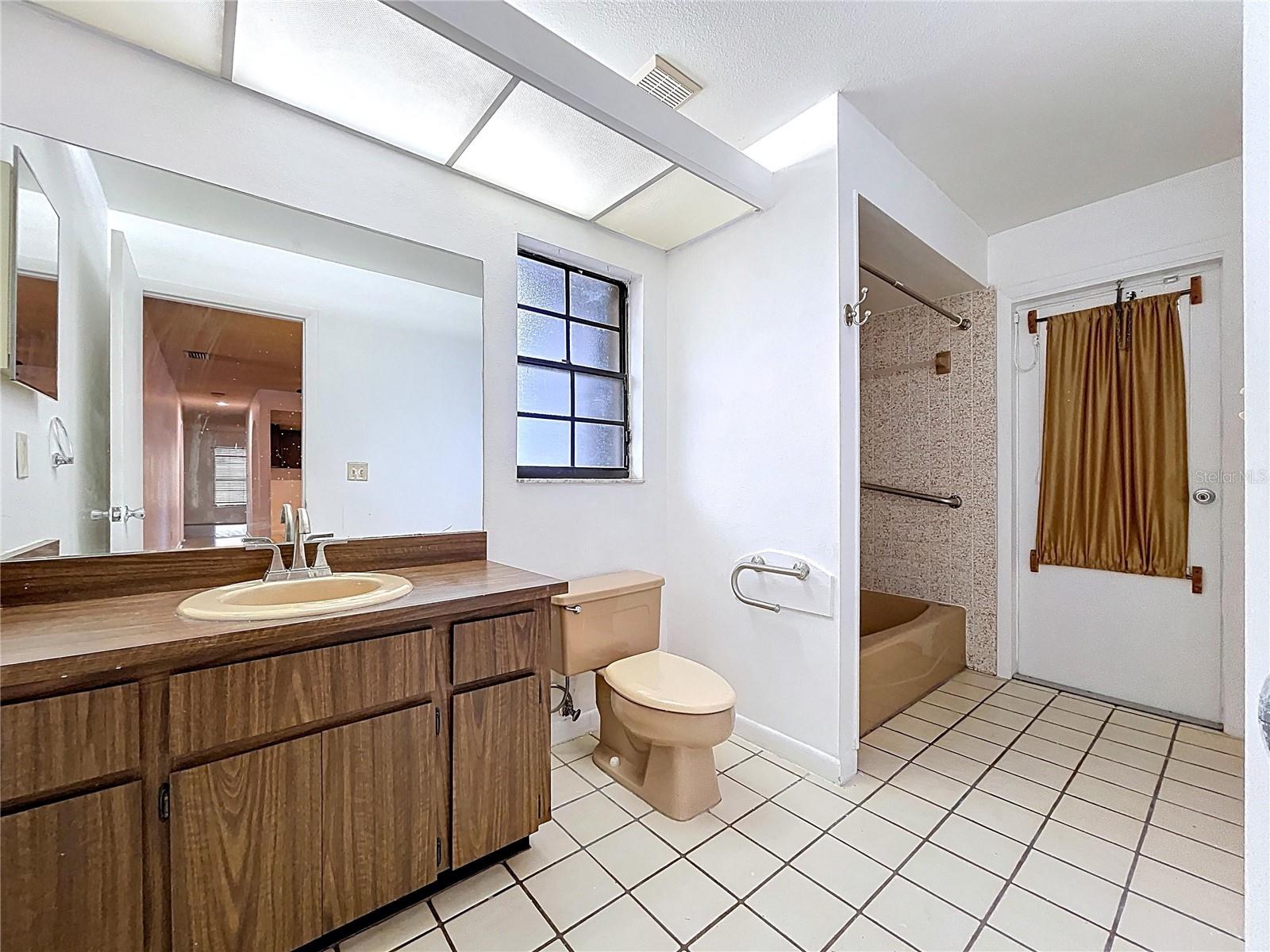 LAKE PADGETT ESTATES - Residential