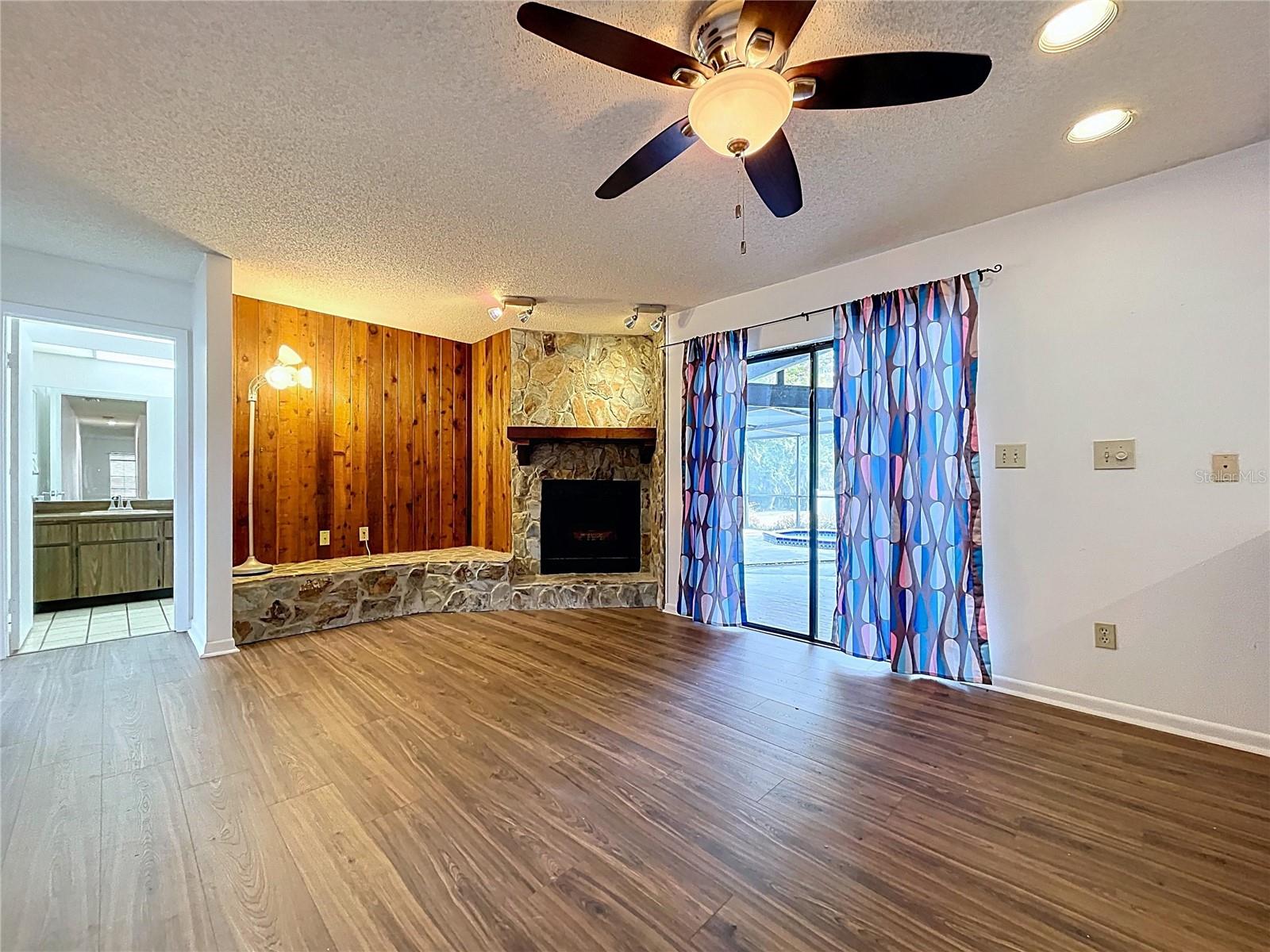 LAKE PADGETT ESTATES - Residential