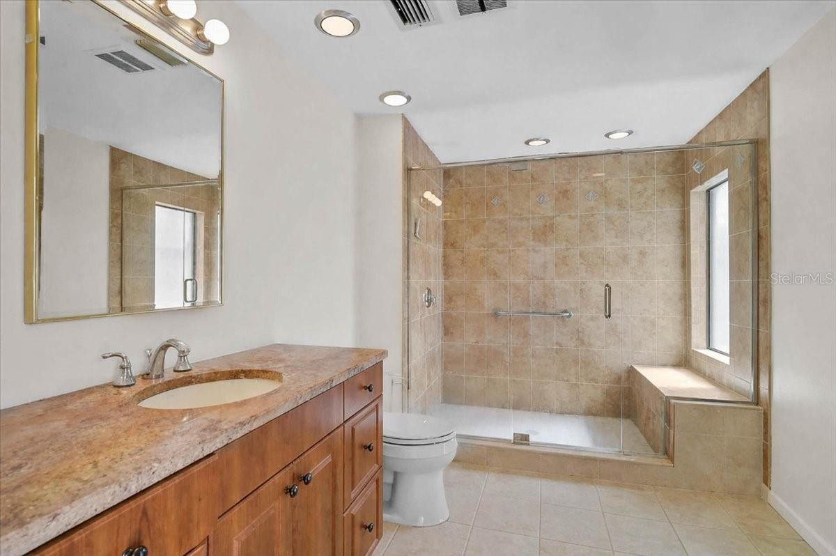 COUNTRY CLUB OF SARASOTA THE - Residential