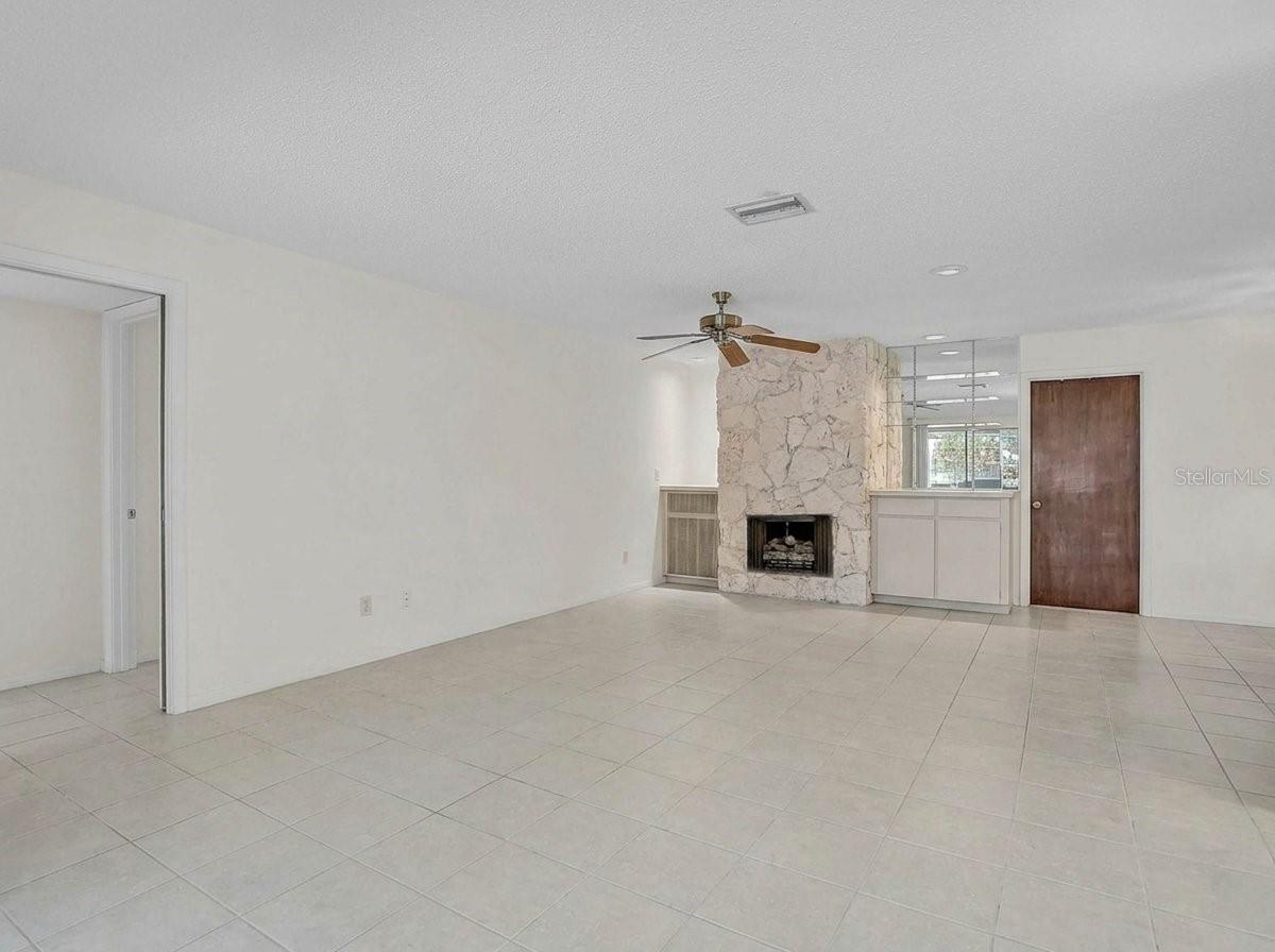 COUNTRY CLUB OF SARASOTA THE - Residential