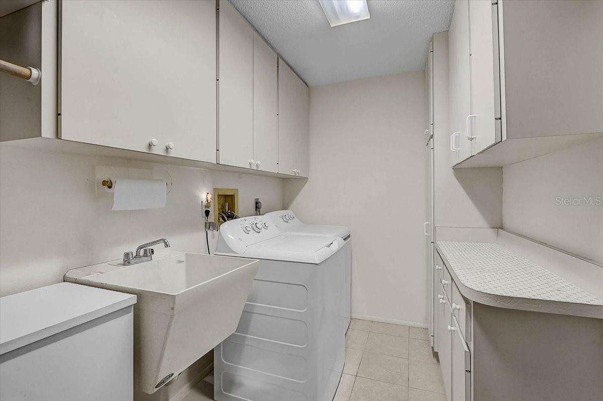 COUNTRY CLUB OF SARASOTA THE - Residential