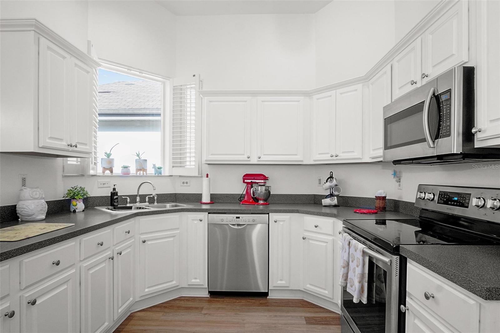 RIVER HILLS / FAIRWAY ONE - Residential