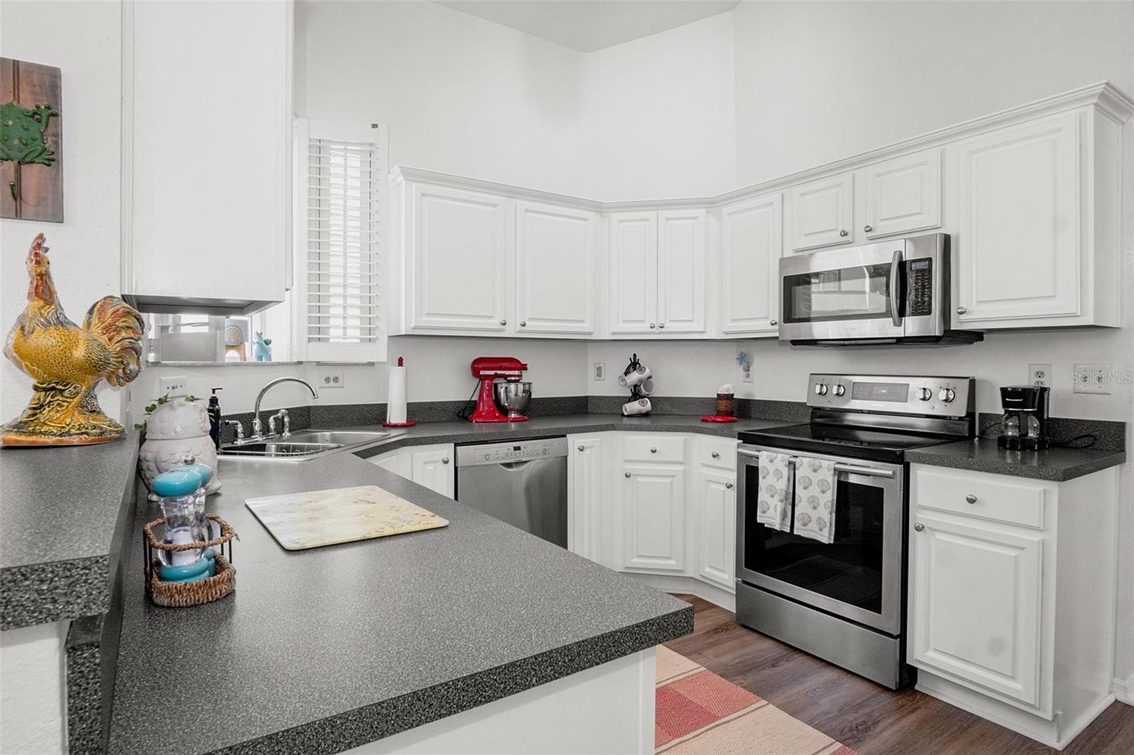 RIVER HILLS / FAIRWAY ONE - Residential