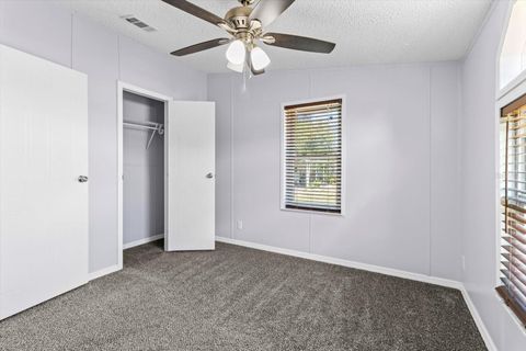 A home in HOMOSASSA