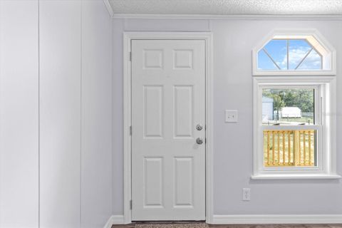 A home in HOMOSASSA