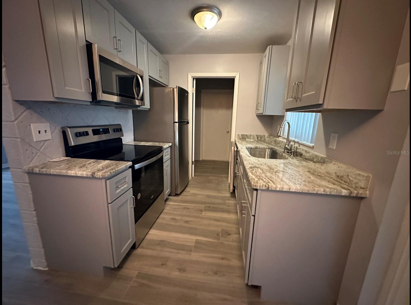 JOANNA SHORES - Residential Lease