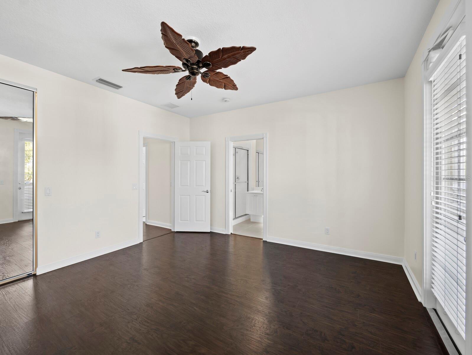 VILLAGEWALK - Residential