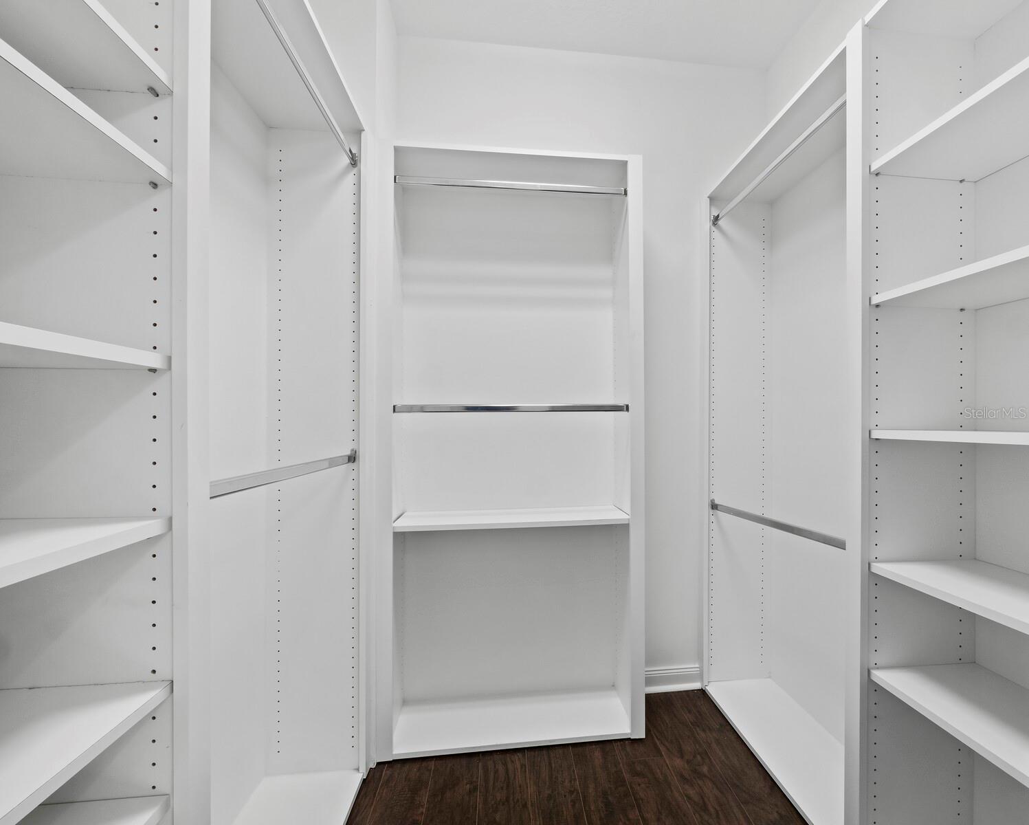 VILLAGEWALK - Residential