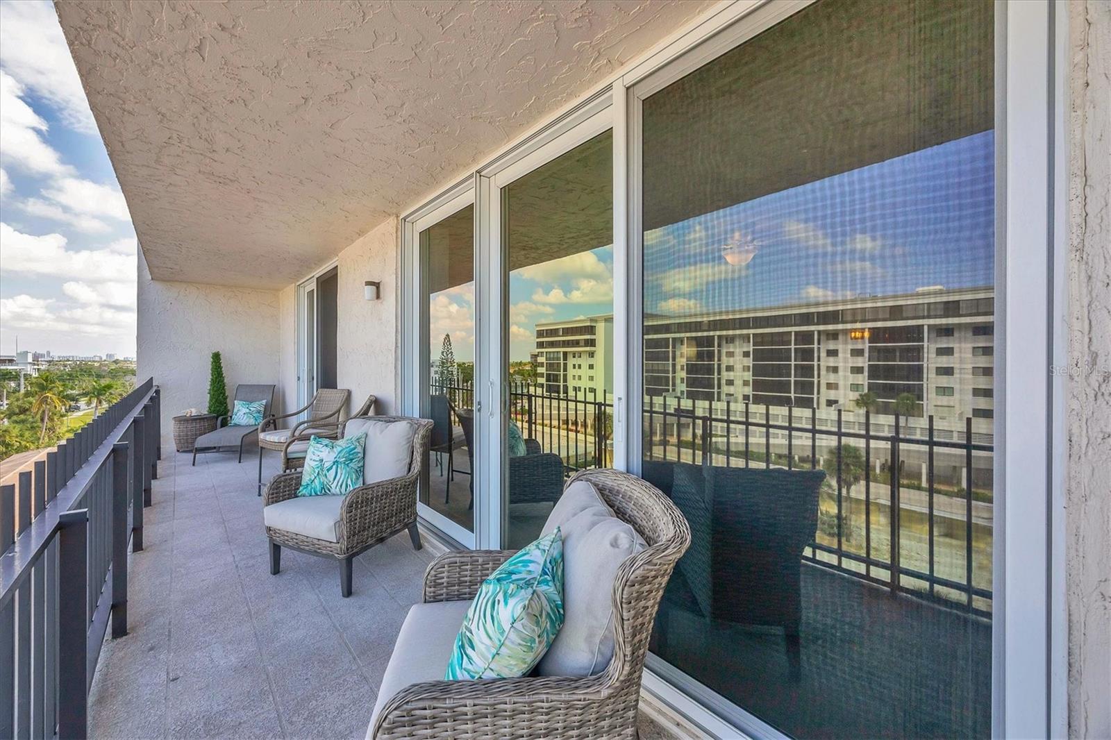 LIDO BEACH CLUB - Residential