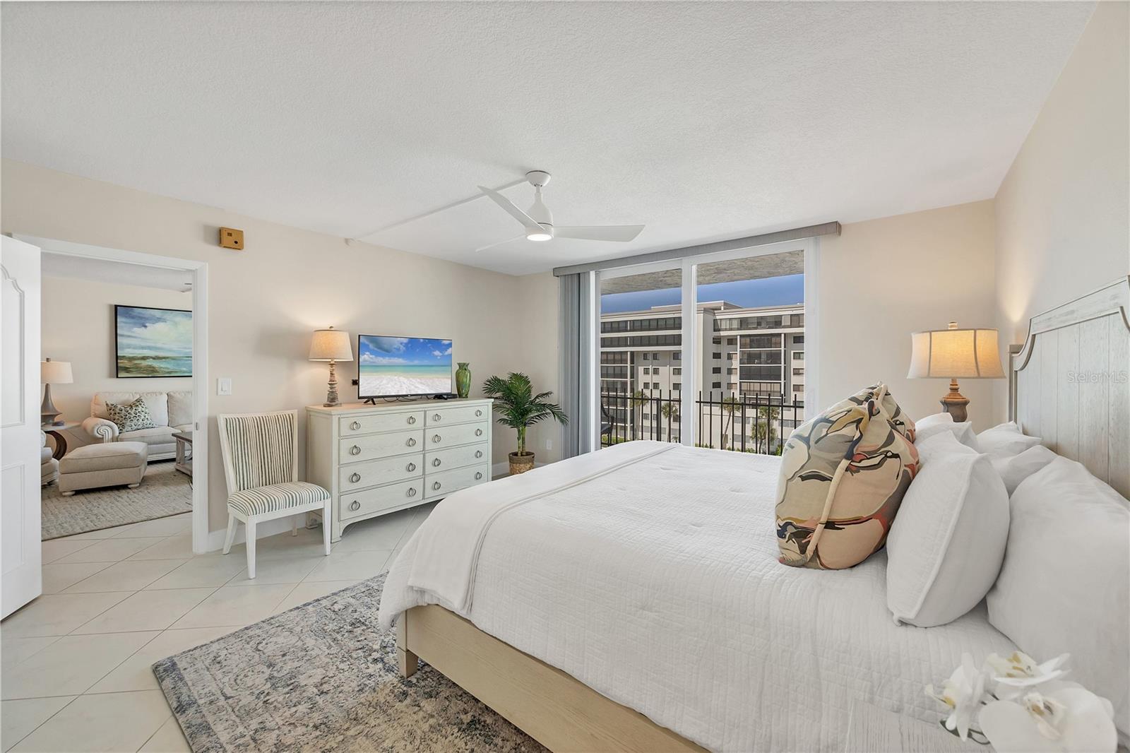 LIDO BEACH CLUB - Residential