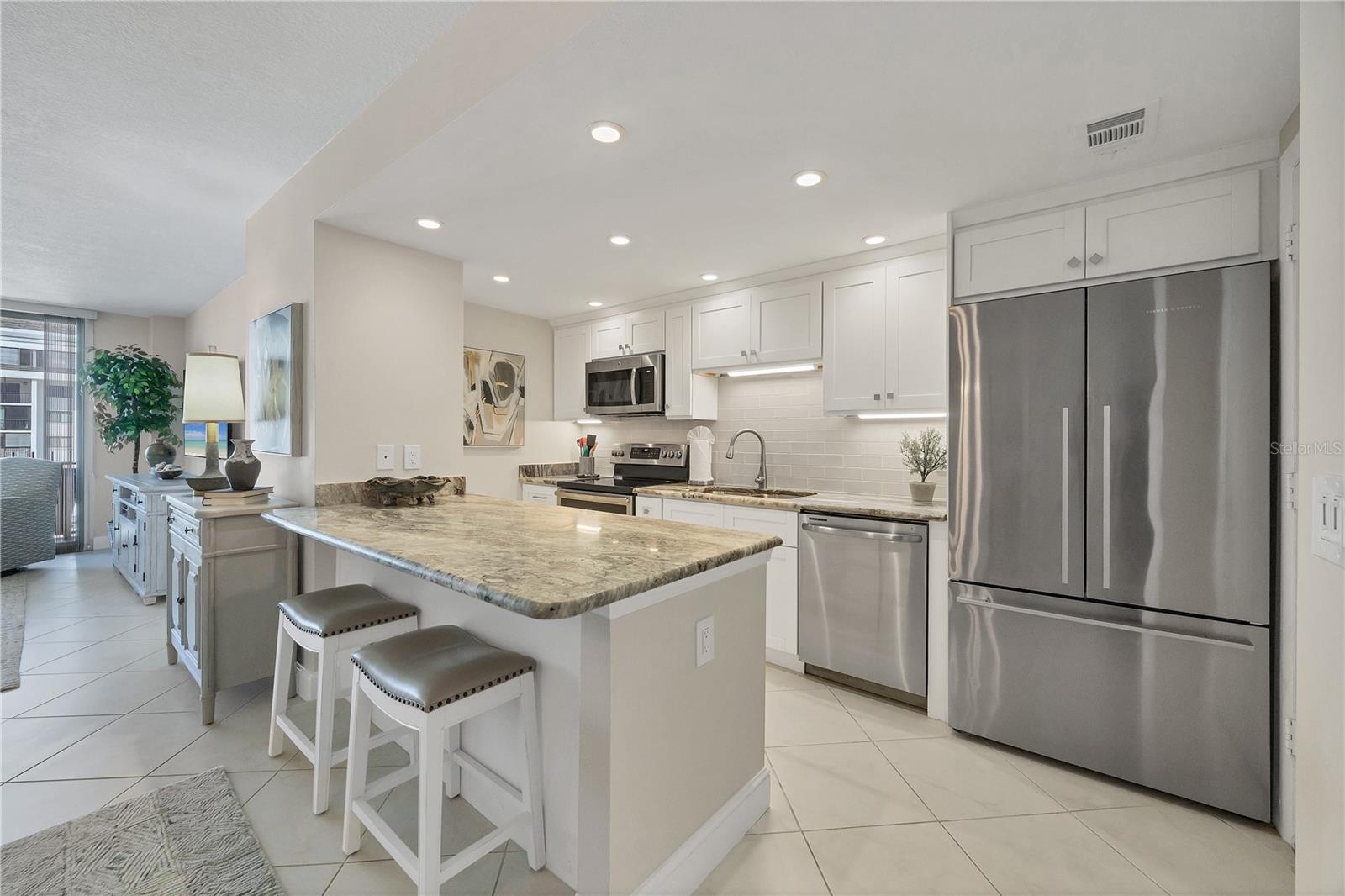 LIDO BEACH CLUB - Residential