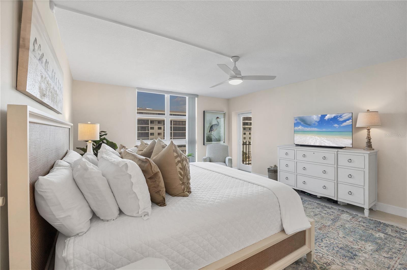 LIDO BEACH CLUB - Residential