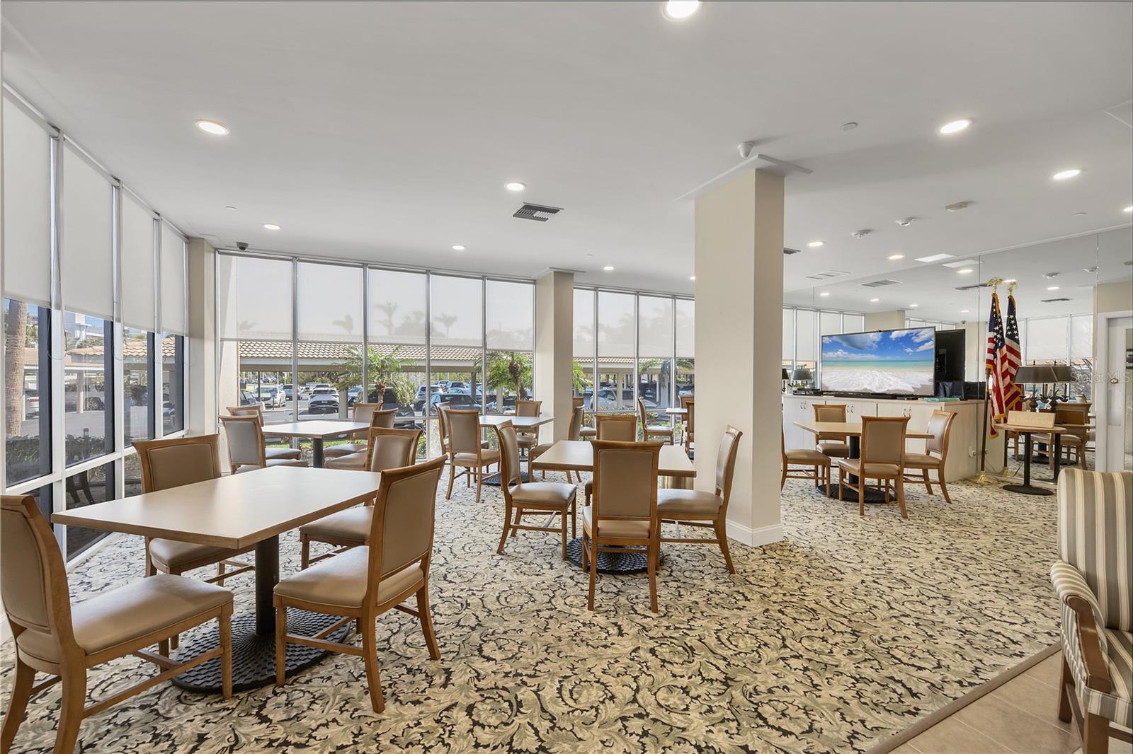 LIDO BEACH CLUB - Residential