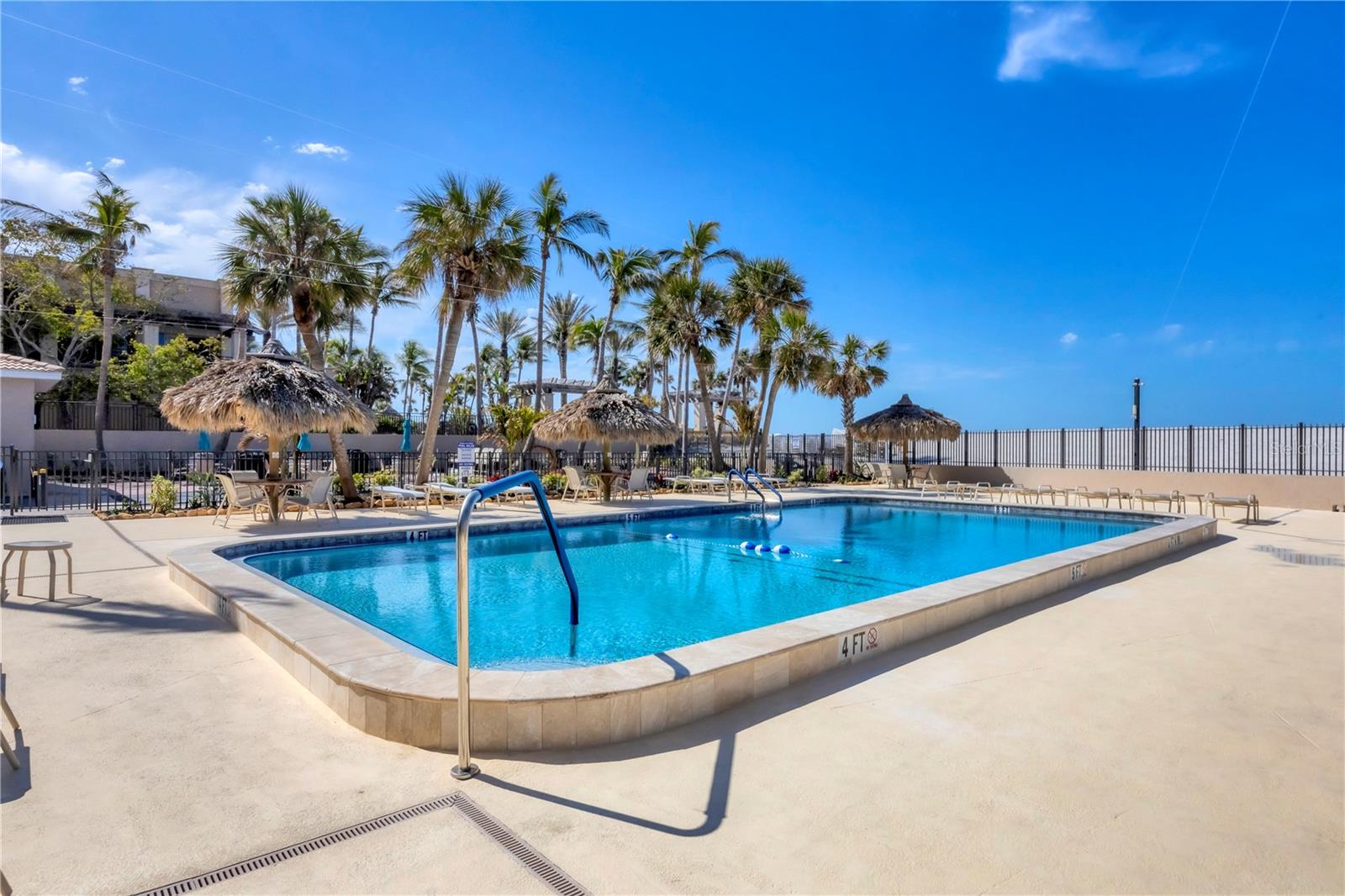 LIDO BEACH CLUB - Residential