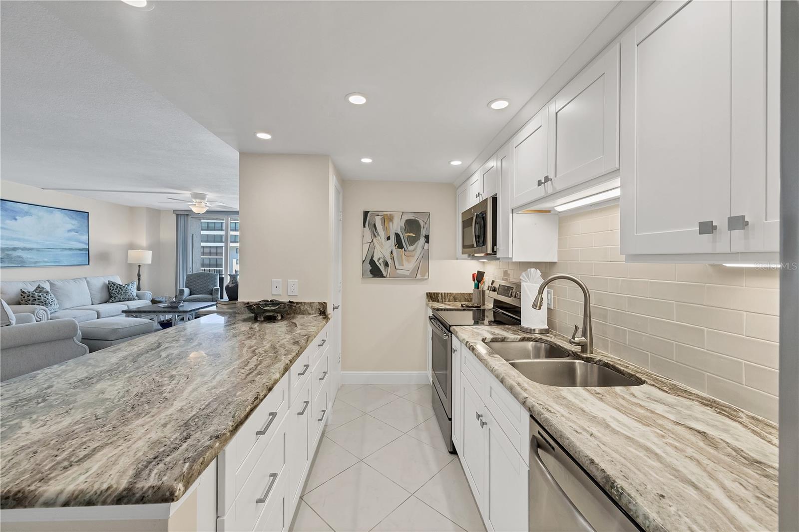 LIDO BEACH CLUB - Residential