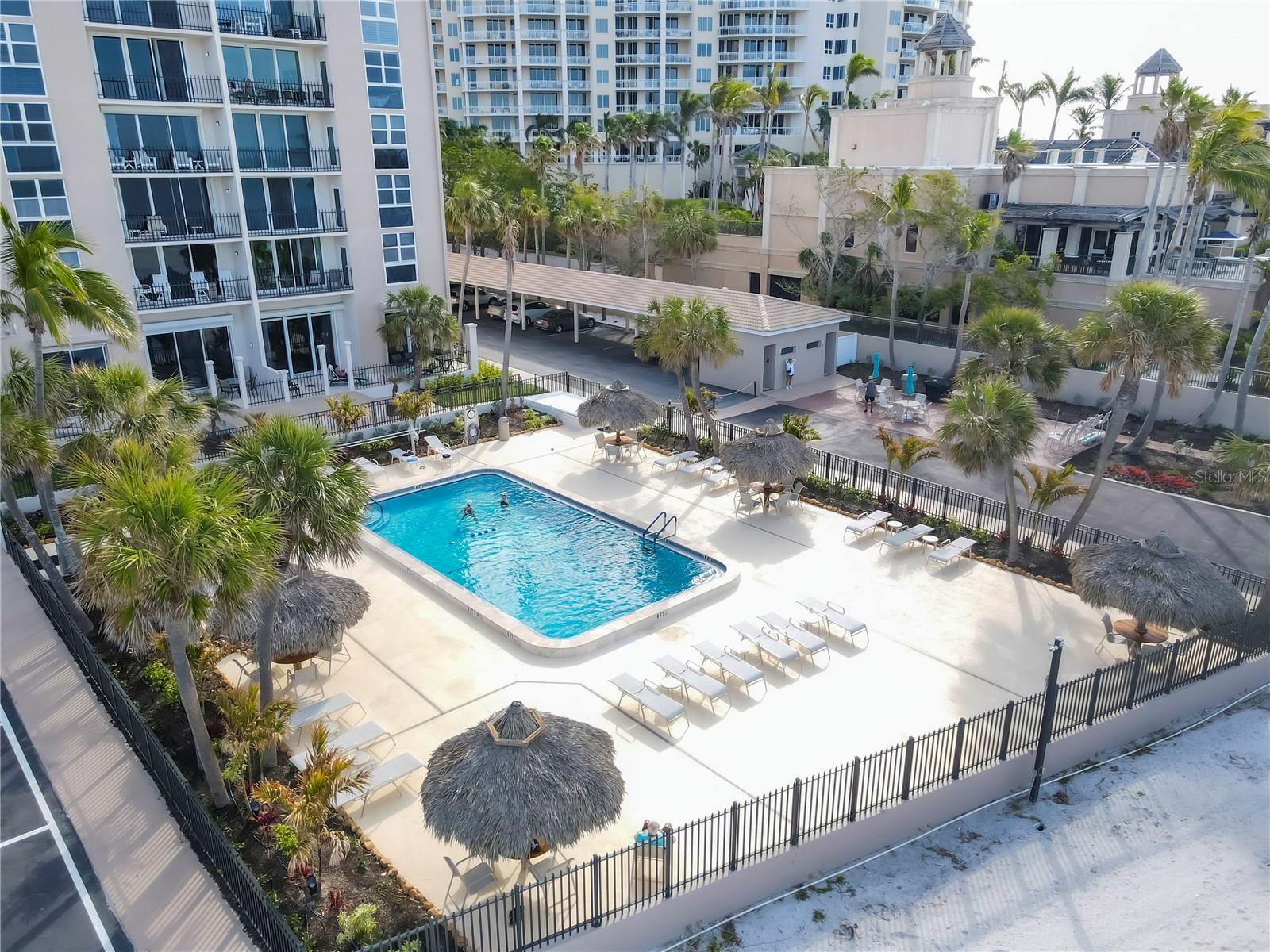 LIDO BEACH CLUB - Residential