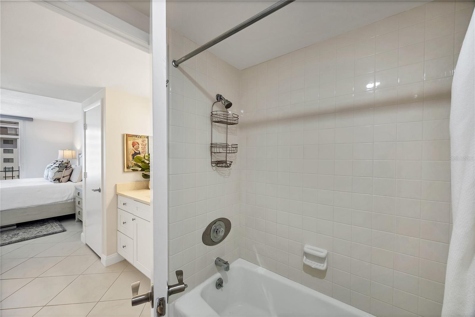 LIDO BEACH CLUB - Residential