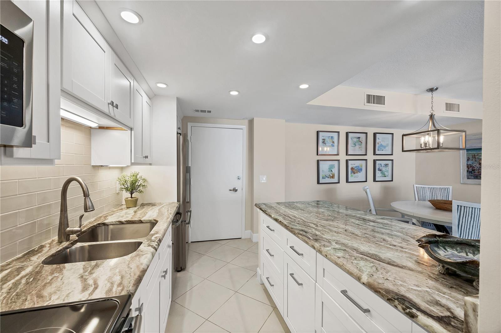 LIDO BEACH CLUB - Residential